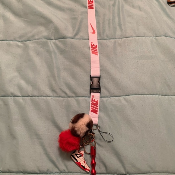 Nike Defense Keychain - Picture 2 of 2